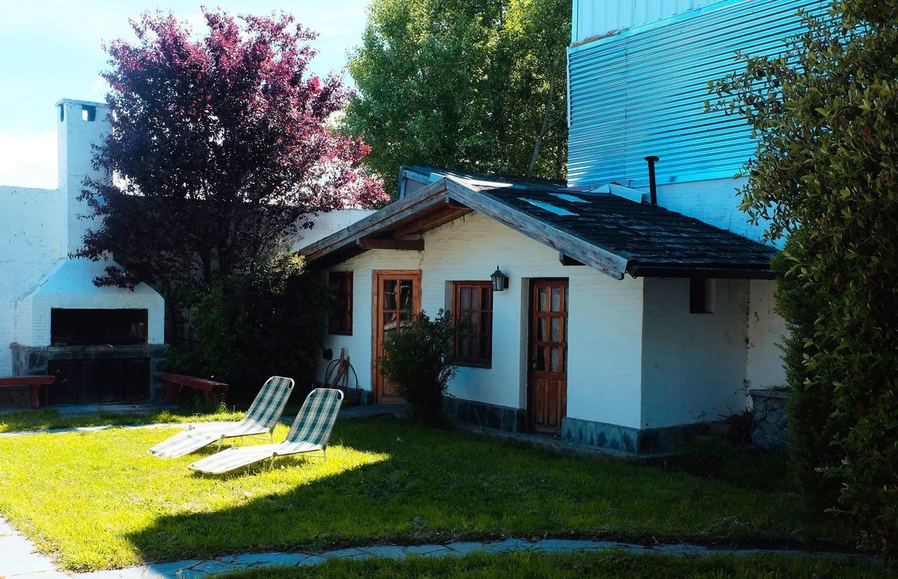 Universal Traveller'S Hostel Сан-Карлос-де-Барилоче Экстерьер фото
