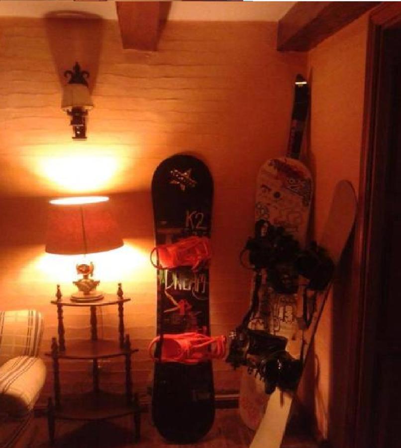 Universal Traveller'S Hostel Сан-Карлос-де-Барилоче Экстерьер фото
